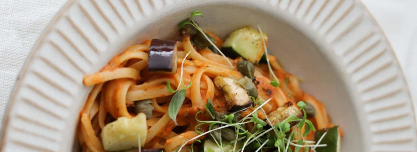 Testoviny s omackou z pecene zeleniny