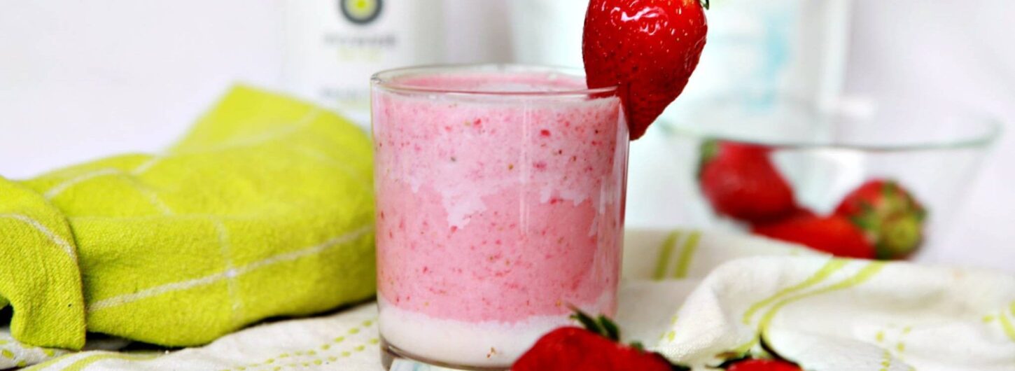 Jahodové smoothie s extra MCT olejem a Powerlogy Natural Collagenem