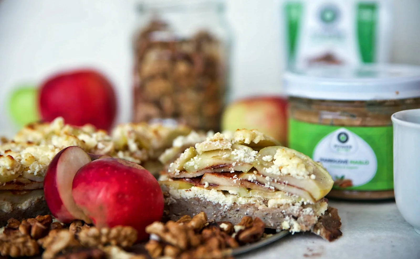 Autumn apple cake