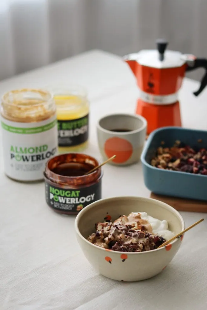 baked-porridge-with-yoghurt-and-fruit_3